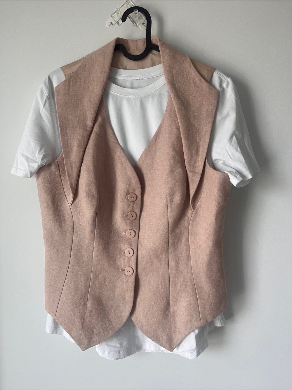 Chic Tailored Linen Vest w/ Satin Back – Lightweight & Polished